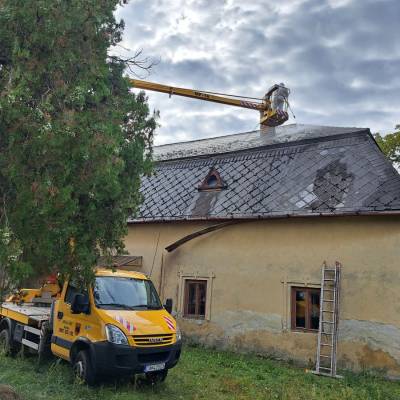 Čistenie eternitovej strechy Veľký Krtíš