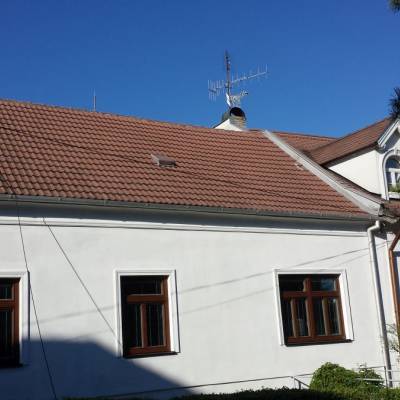 Čistenie škridľovej strechy Pezinok