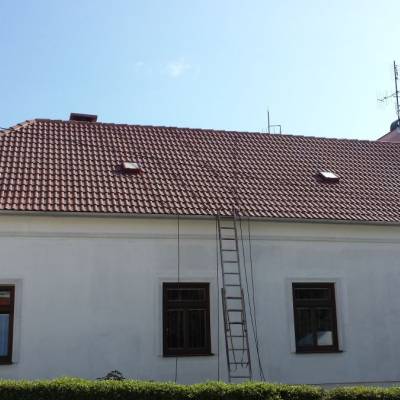 Čistenie škridľovej strechy Pezinok
