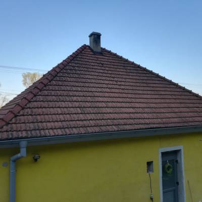 Čistenie škridľovej strechy Piešťany
