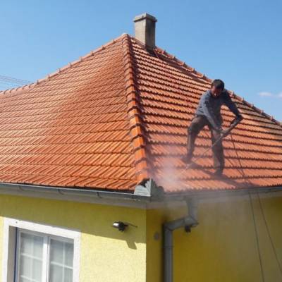 Čistenie škridľovej strechy Piešťany